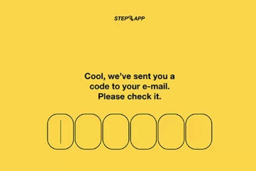 メールアドレスを確認すると、STEP APPから認証コードが届いてるので、認証コードを入力